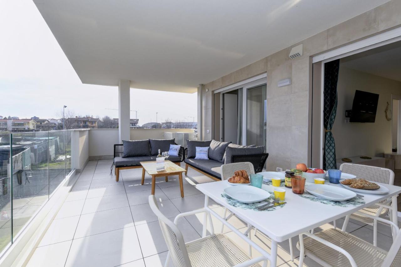 Opalia Residence - Garda Lake Lifestyle Apartment Peschiera del Garda Exterior photo