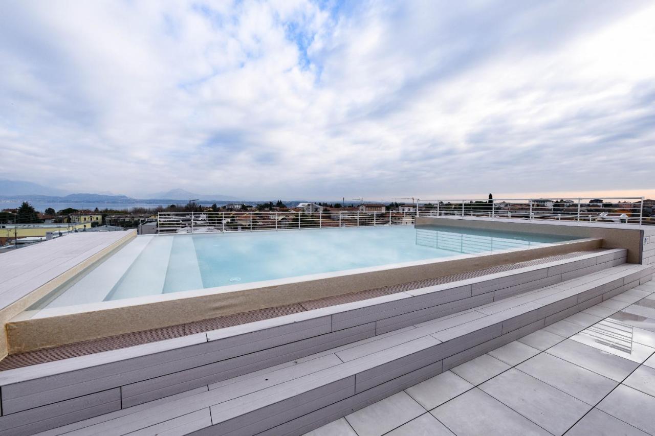 Opalia Residence - Garda Lake Lifestyle Apartment Peschiera del Garda Exterior photo