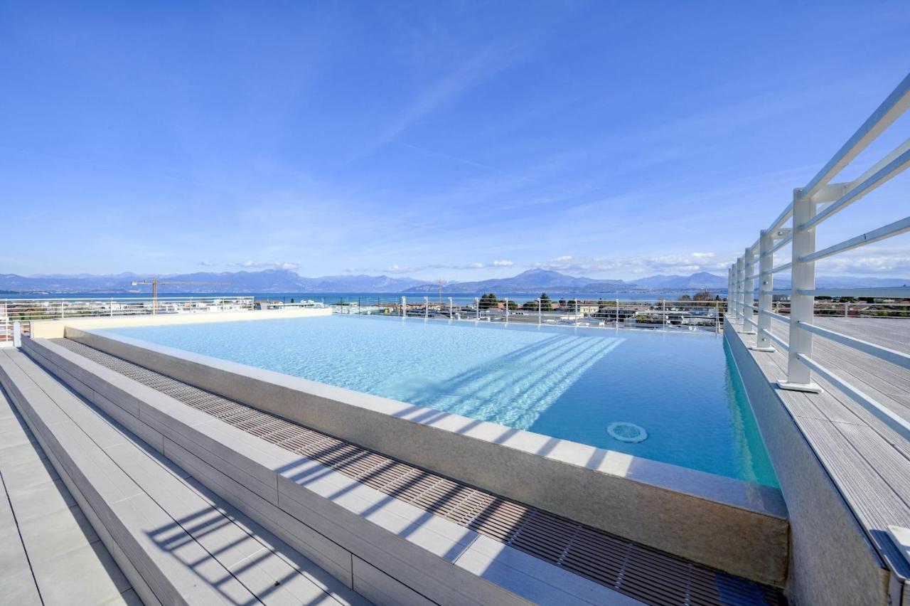 Opalia Residence - Garda Lake Lifestyle Apartment Peschiera del Garda Exterior photo